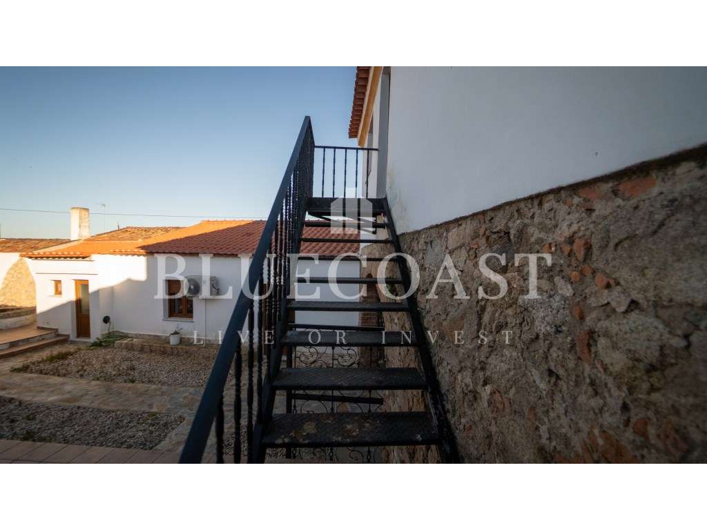 Moradia Rústica Alentejana com Anexo e Espaço Exterior-11