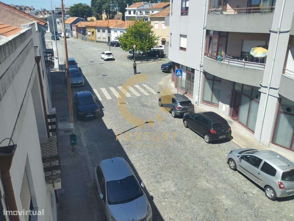 Apartamento T0 com Varanda e Garagem – Leça da Palmeira-22