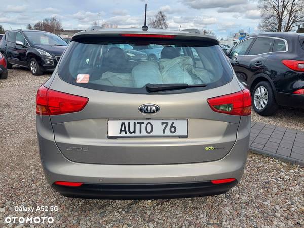 Kia Ceed 1.6 GDI Fifa World Cup Edition - 14