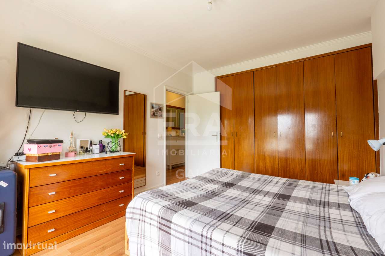 Apartamento T2+1 com Garagem e Garantia ERA-33