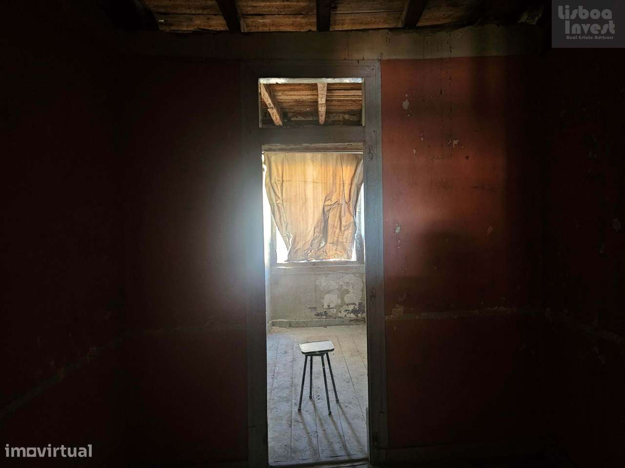 Vendo T2 para remodelação em predio totalmente remodelado-29