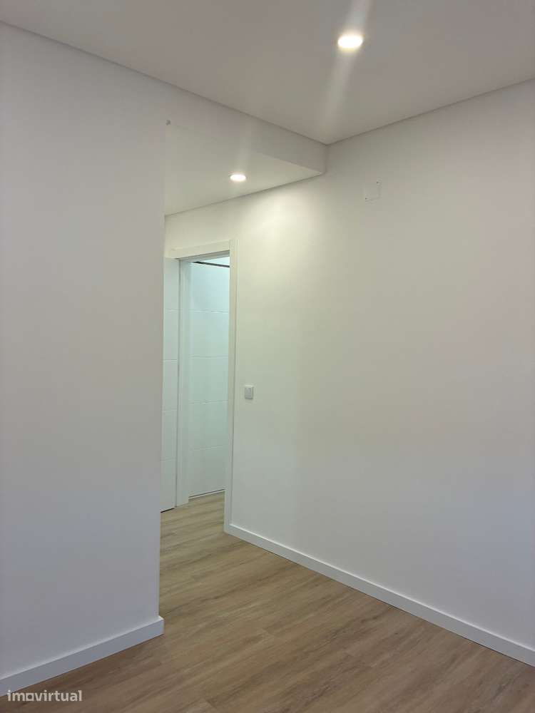 Apartamento T4 em Barreiro com Excelente Localização-10