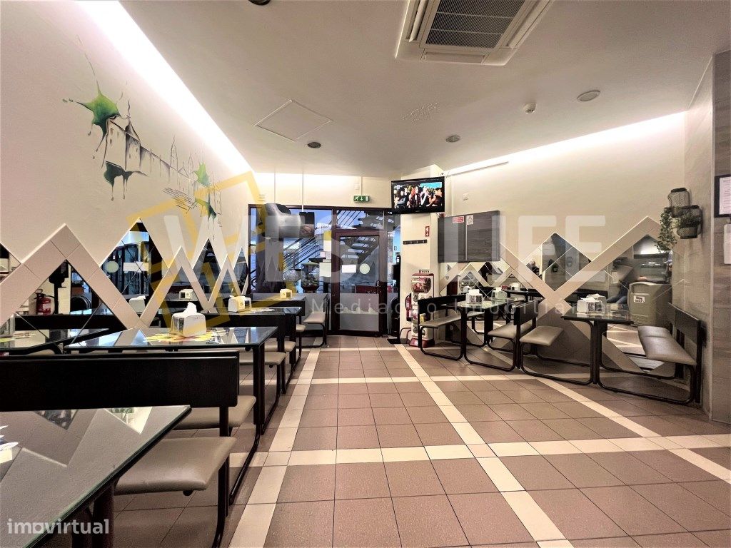 Restaurante localizado no coração da Vila - Centro de Mafra - EXCLU... - Grande imagem: 1/11