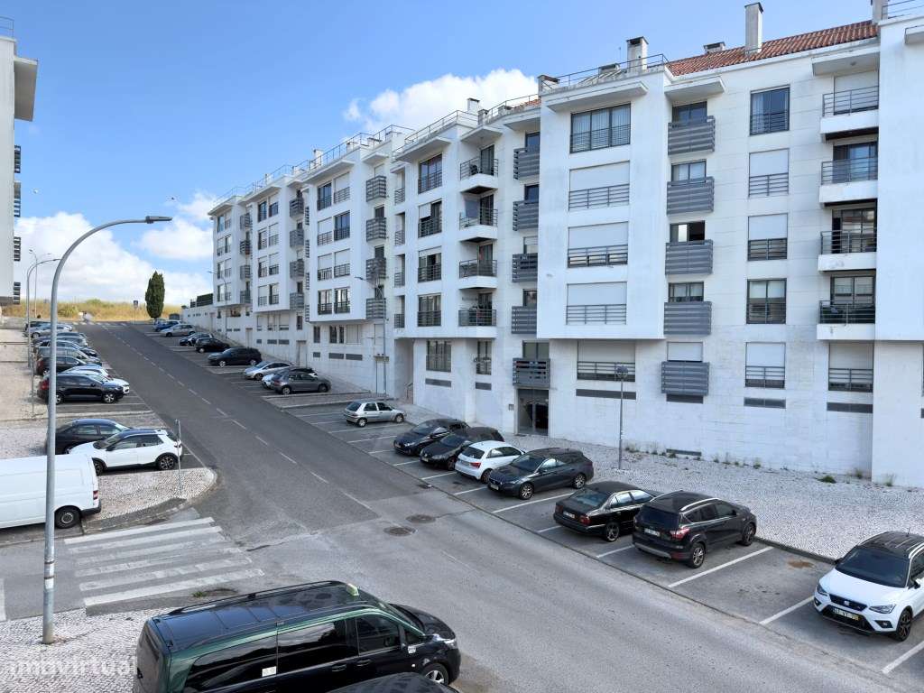 Apartamento T4 com Garagem box, na Amadora-13