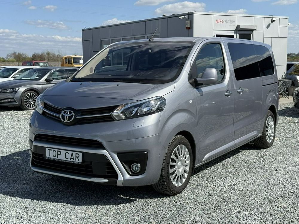 Toyota ProAce 2.0 D4-D Medium Family 2022