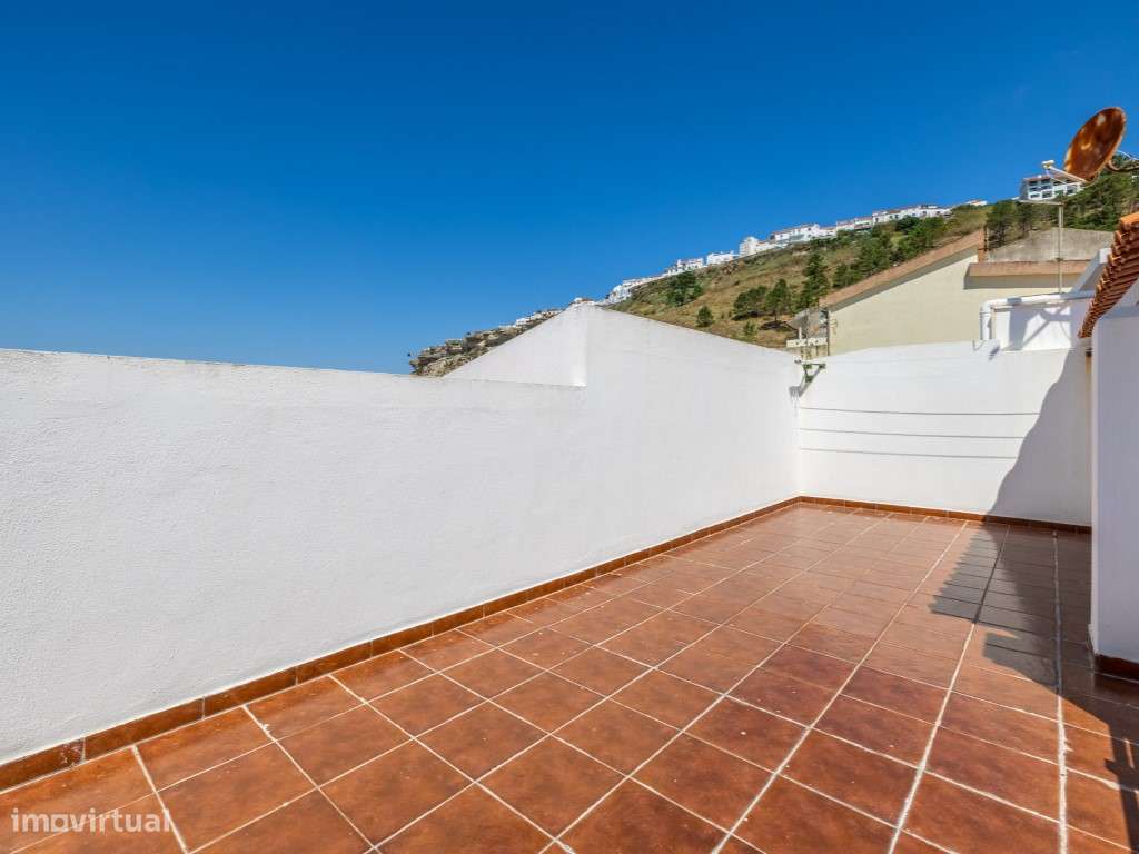 Moradia Triplex com Vista Mar e Terraço Privativo no Coração da Naz...-27