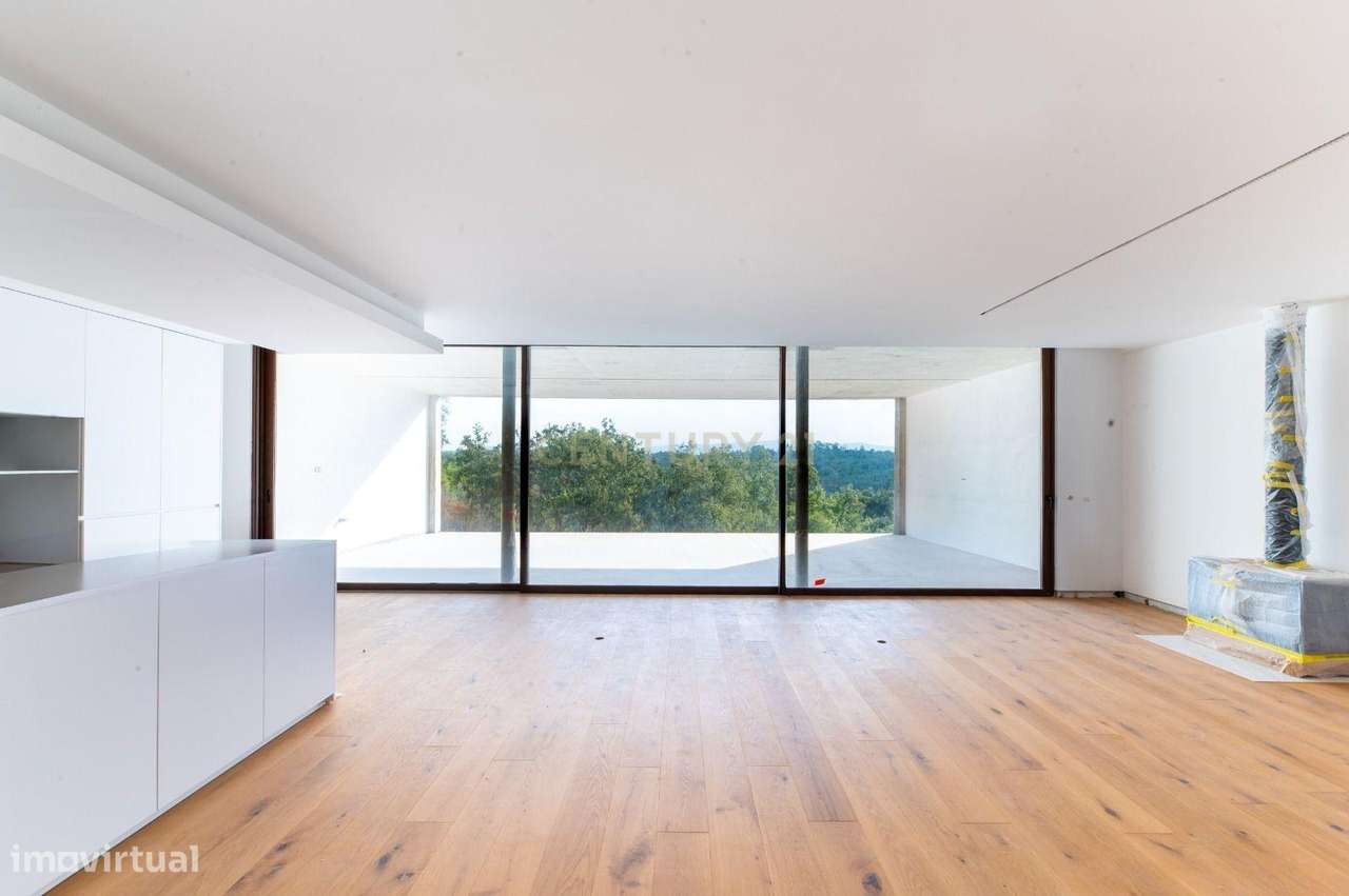 Moradia Moderna com Vistas Deslumbrantes e Acabamentos de Excelência - Grande imagem: 4/23