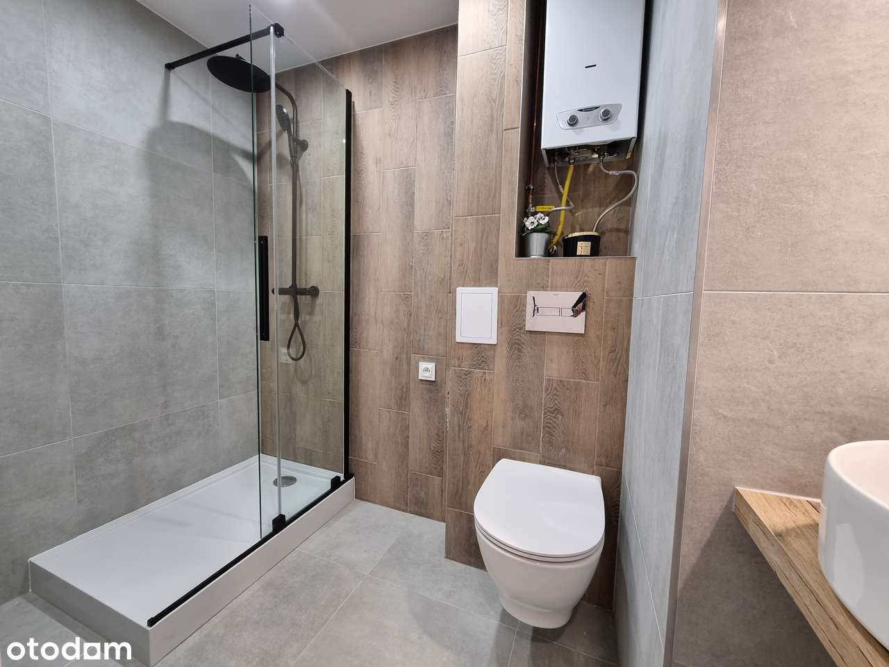 | 1 piętro + Balkon | 3x Pokoje | Po remoncie z nowym AGD |-9