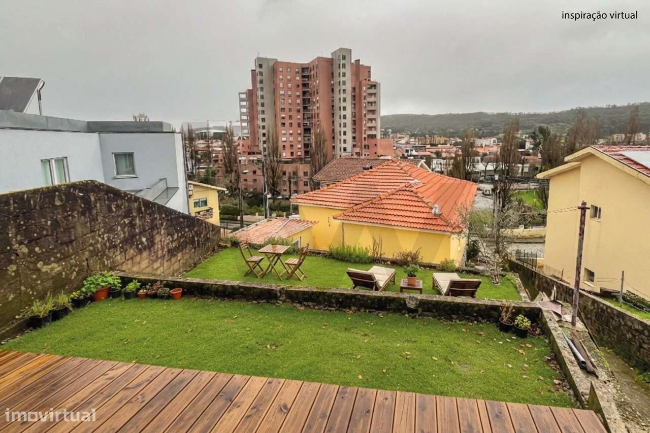 Andar Moradia T2 em renovação no centro de Valongo — Terraço enorme - Grande imagem: 2/23