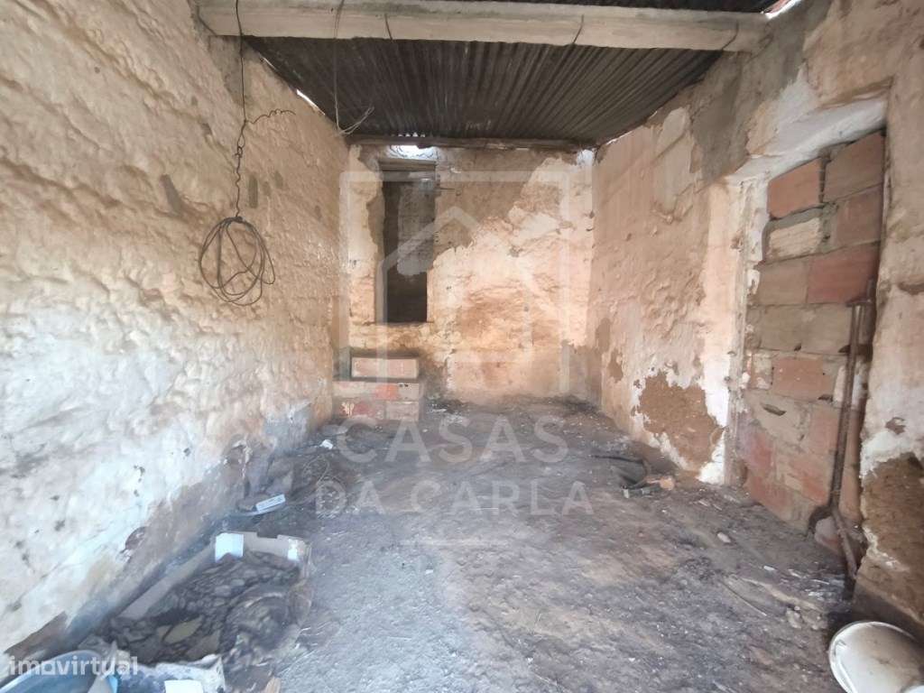 Moradia com 8 divisões e com quintal em Vila Alva-18