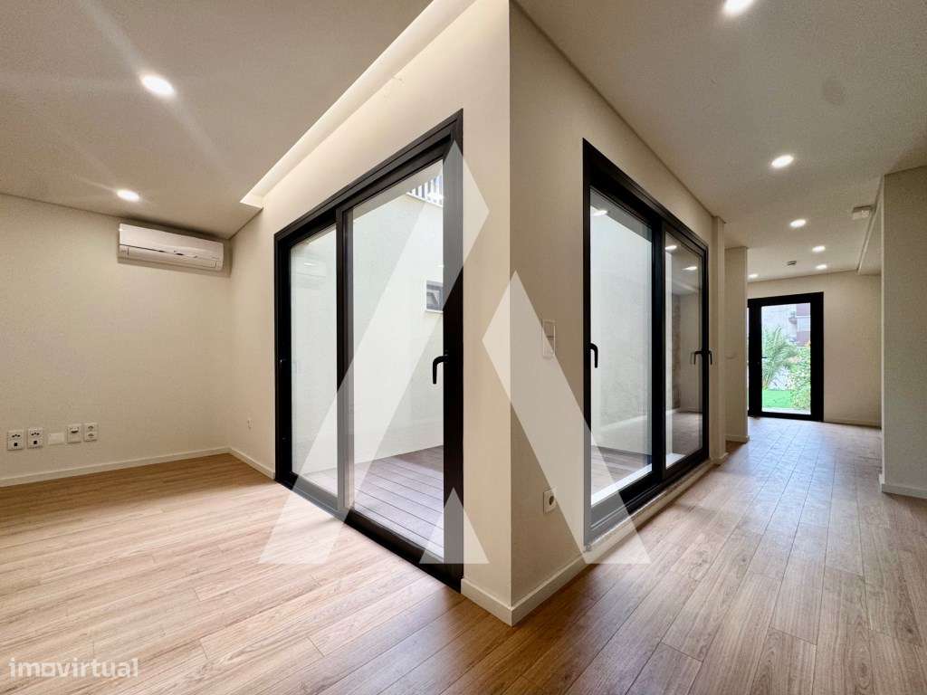 Apartamento T1 com Amplo Terraço no Centro do Porto-25