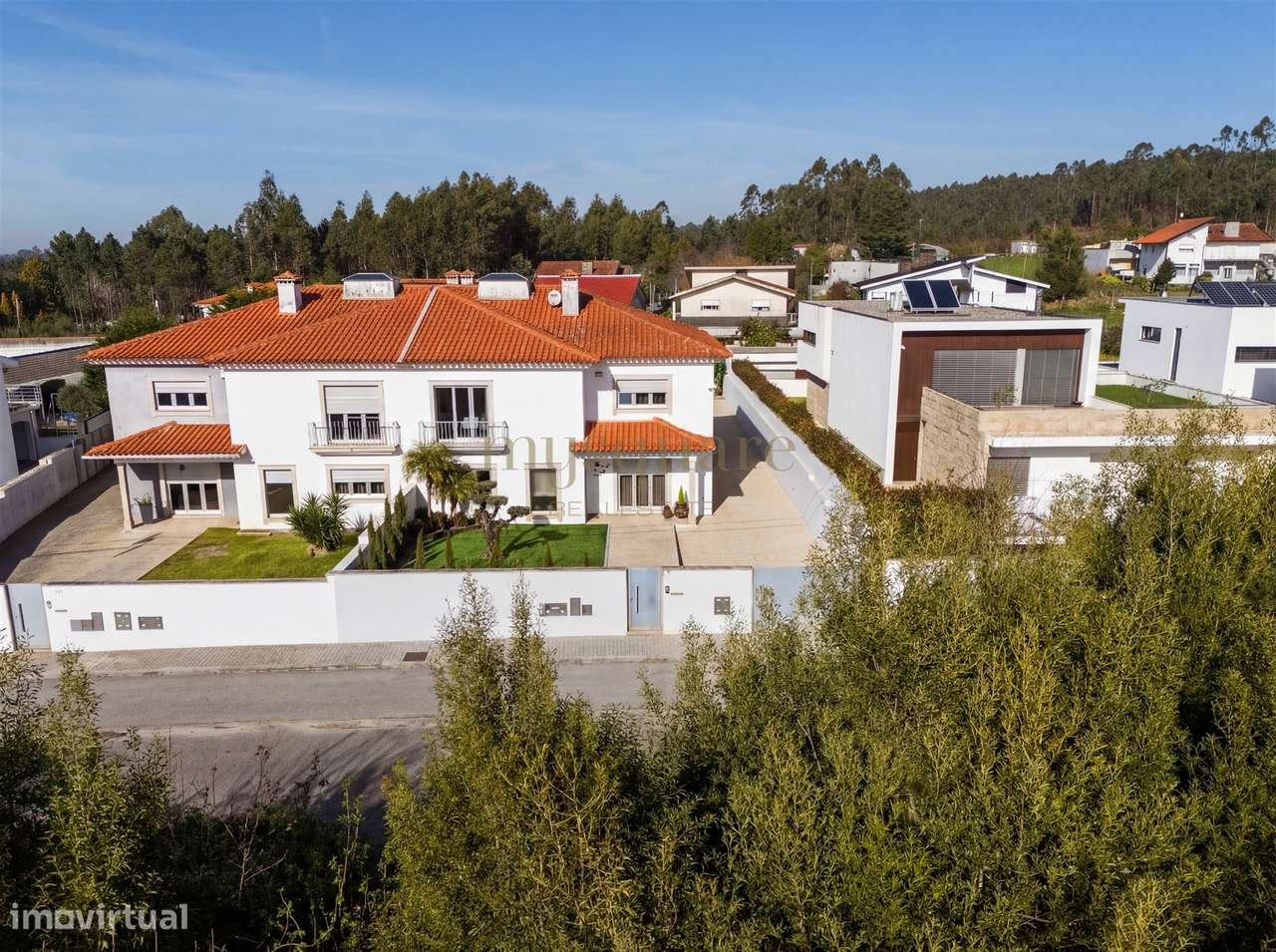 Moradia T4 geminada, com excelentes áreas, a 2 minutos do centro de Sa-35