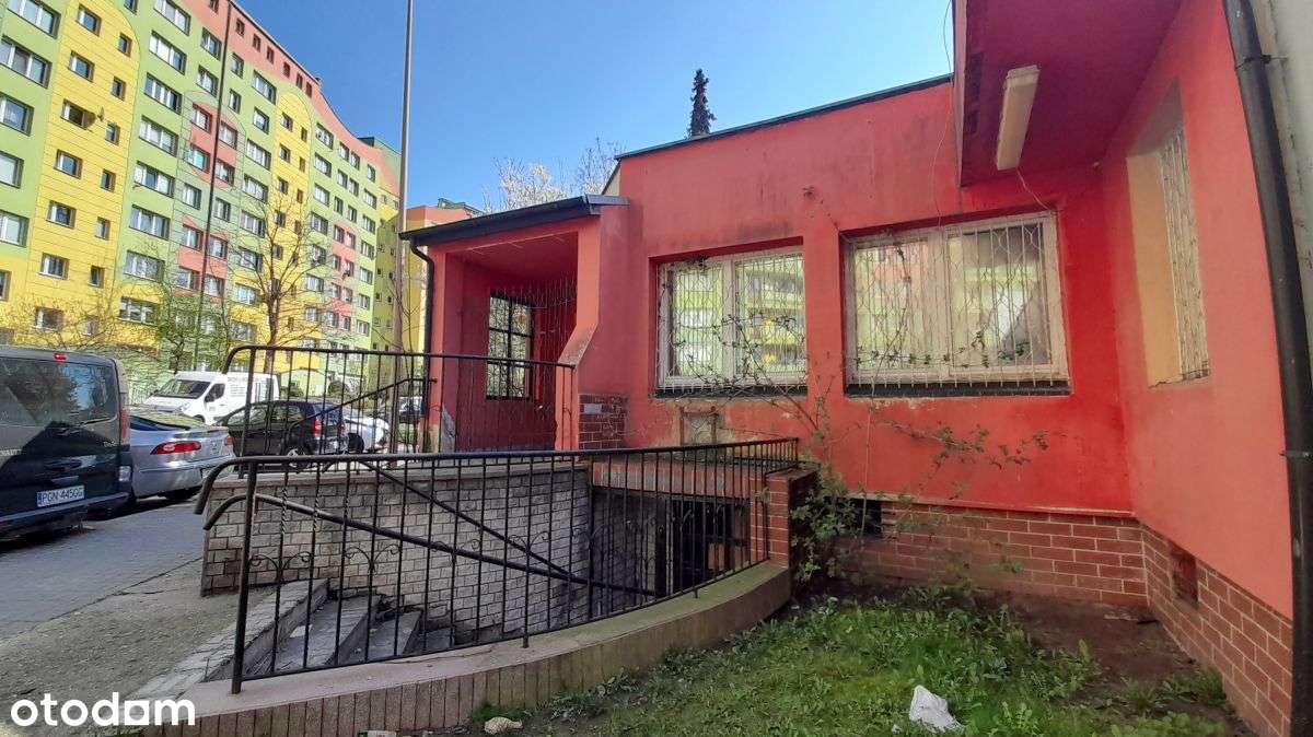 Pawion handlowo-usługowy dwupoziomowy. pow. 183-0