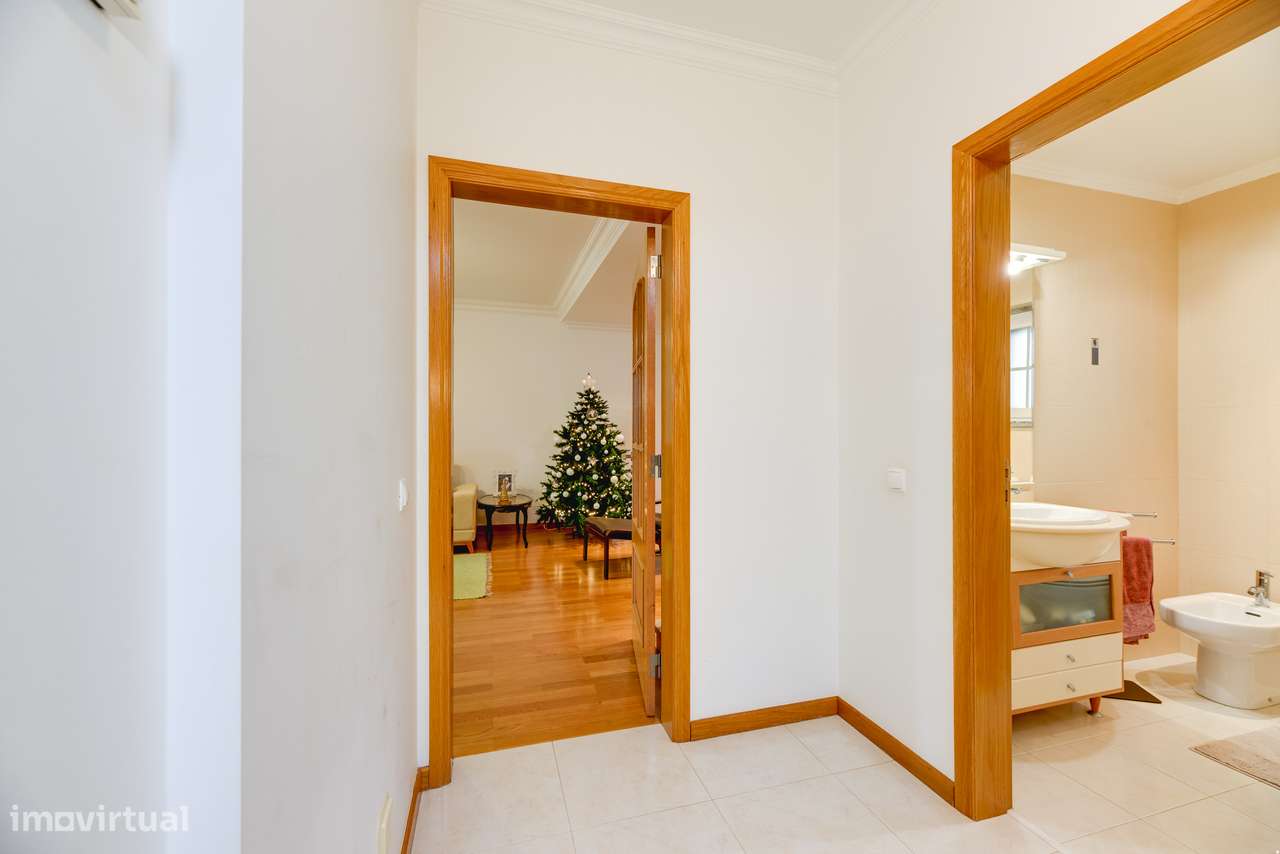 MORADIA INDEPENDENTE T3+1 | SUITE | GINÁSIO | PAREDE - Grande imagem: 4/50