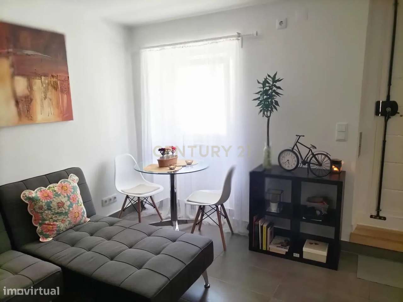 Moradia T1 Renovado em Belém com Vista e Luz Natural - Grande imagem: 2/19