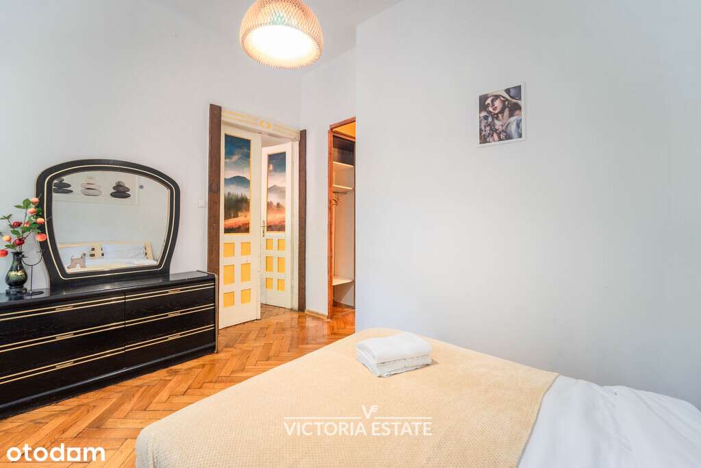 Duży apartament w pięknej kamienicy przy parku-10