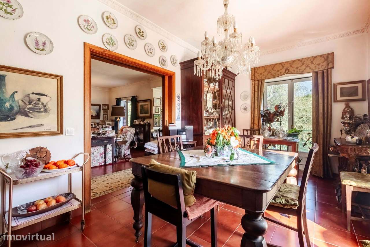 Moradia T6 c/ Terreno de 1600m2 c/ Piscina, Garagem e Anexos em Colare-35