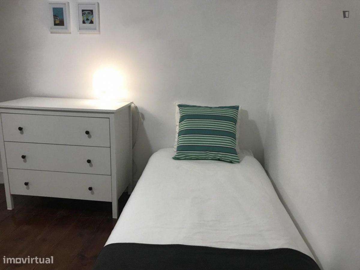 Quarto - localizado em Arroios Lisbon - Grande imagem: 5/16