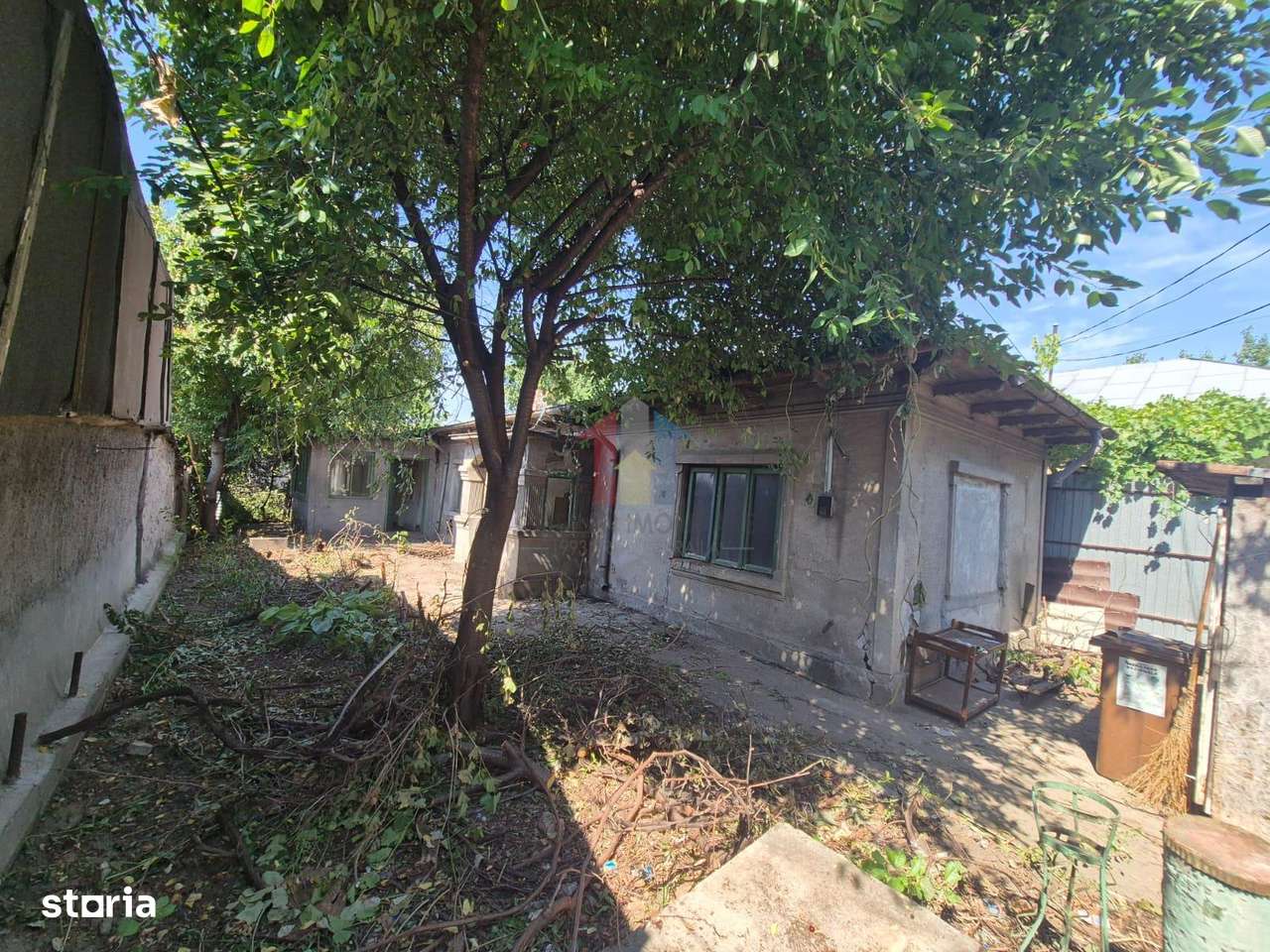 Teren 300 mp cu utilitati, deschidere 10 m, Chercea - Imagine principală: 2/5