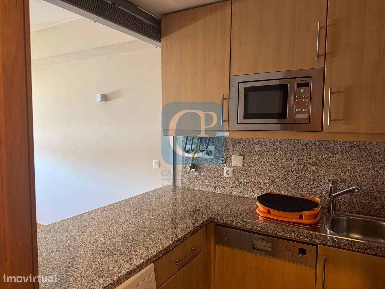 Apartamento T1Kit, junto ao Hotel Áxis, São Mamede Infesta - Grande imagem: 3/18