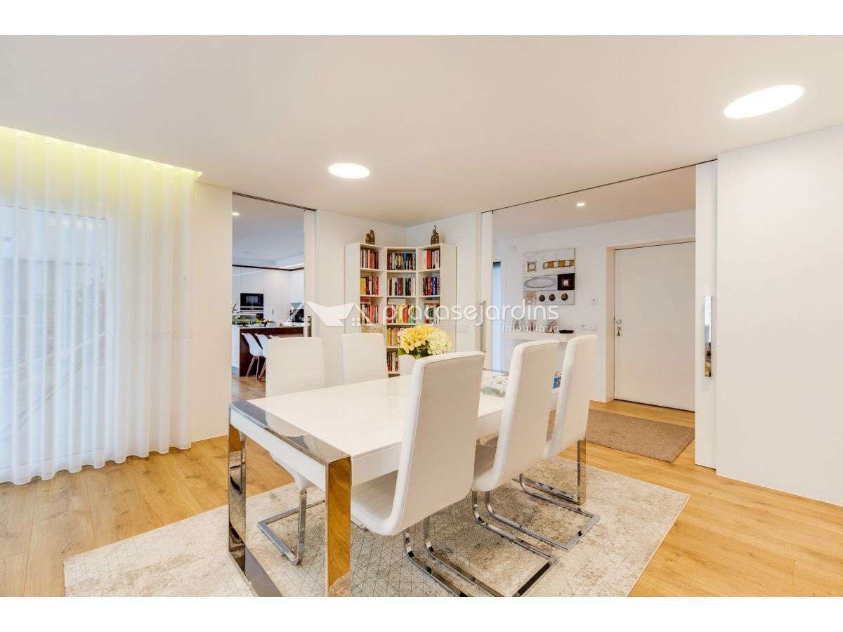 Moradia T5 Contemporânea e elevada eficiência energética – Amor, Le...-14