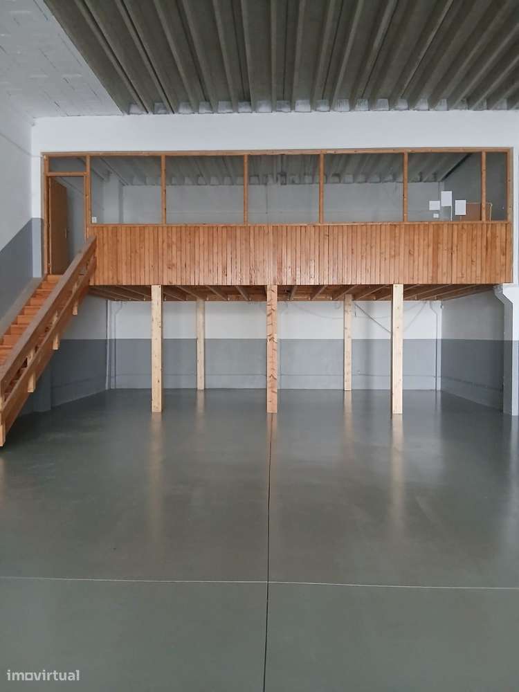 Arrenda-se armazém Industrial com 350 m² em Gondomar – Junto à IC 29 - Grande imagem: 4/7