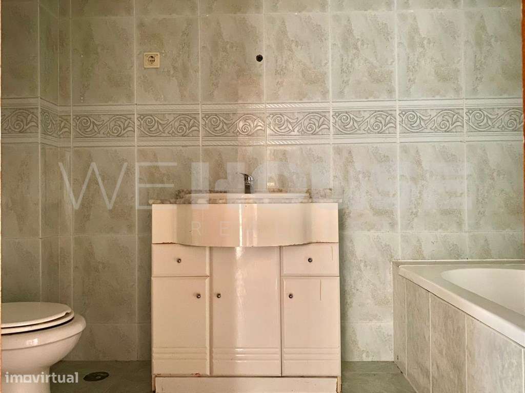 Apartamento T2 rés do chão alto, com 96m2-9