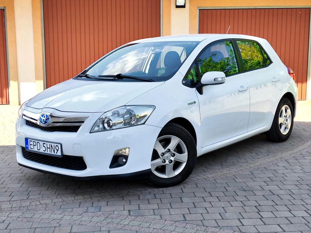 Toyota Auris I 1.8 HSD Sol 2011