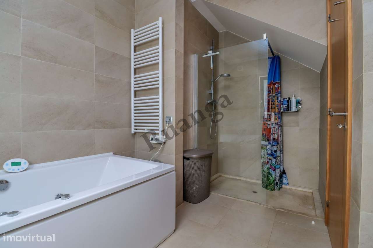 Excelente Moradia  para venda na Aldeia de Santo André-20