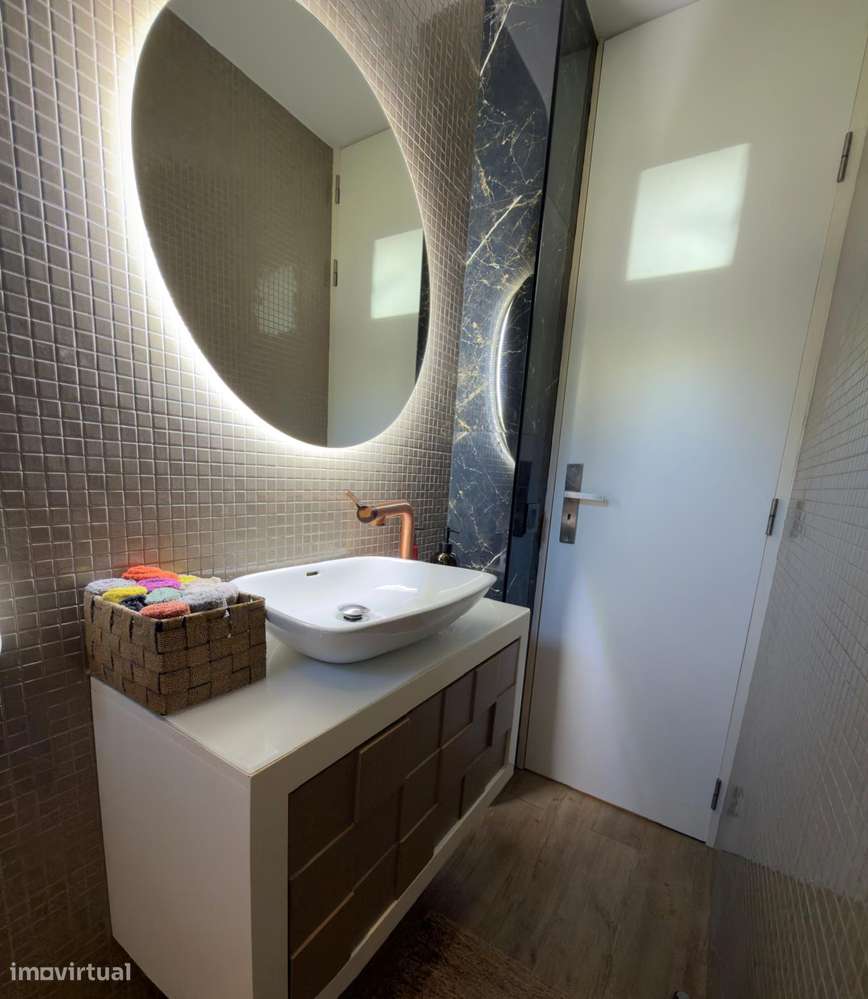 Apartamento T3 Duplex ao Monte dos Burgos-7