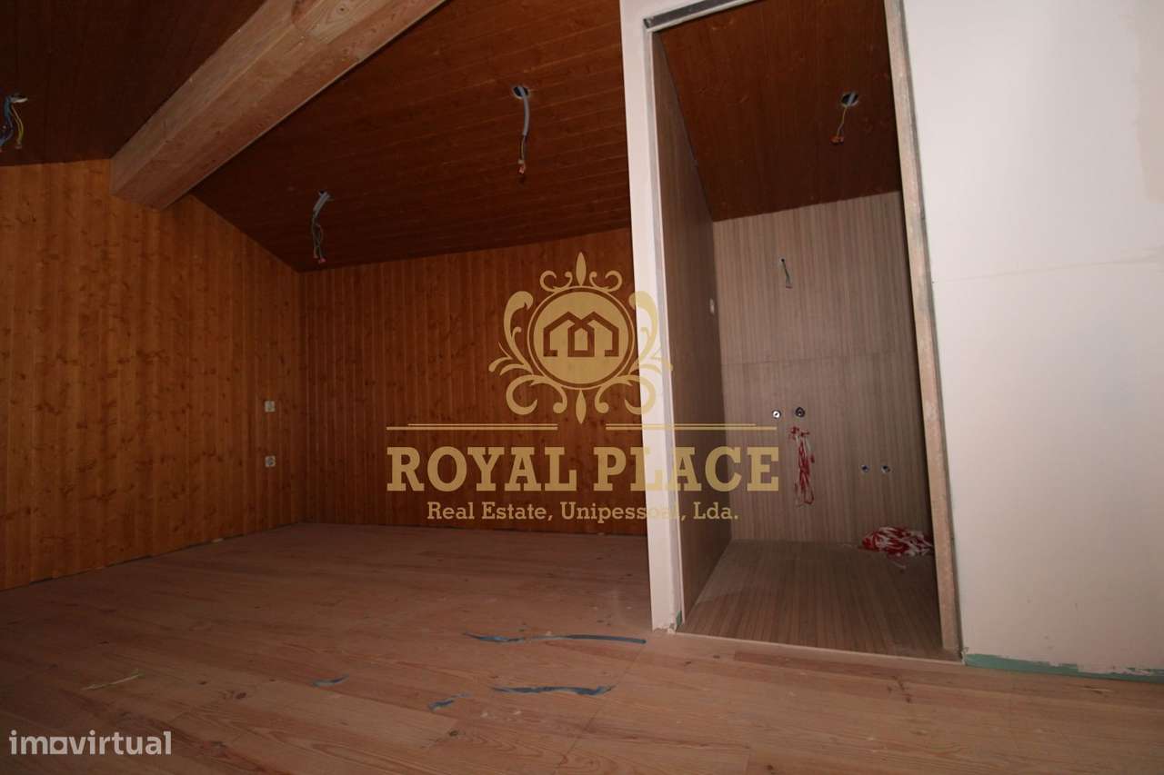 Moradia V2 Renovada com Anexo, Lourosa-31