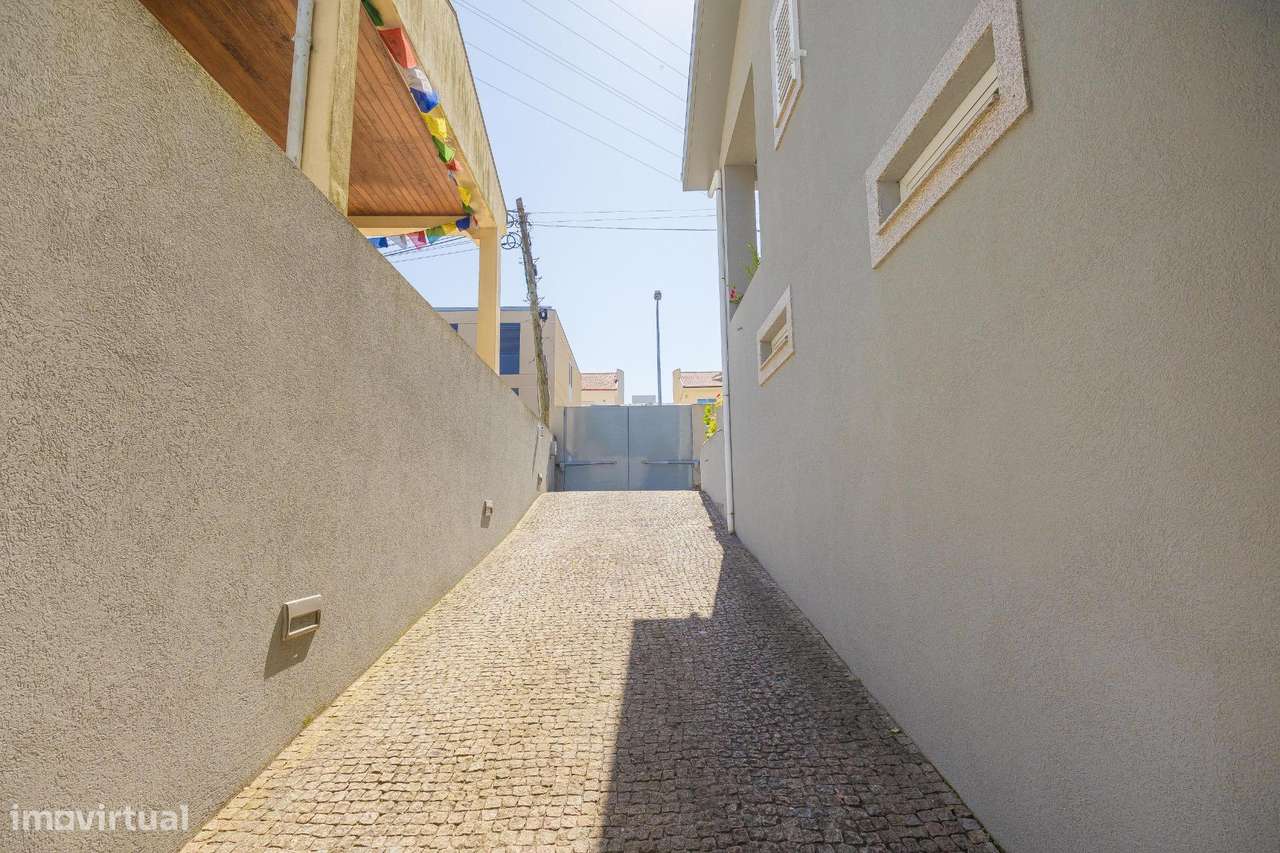 Moradia Exclusiva T5 com Jardim em Leça do Balio-49