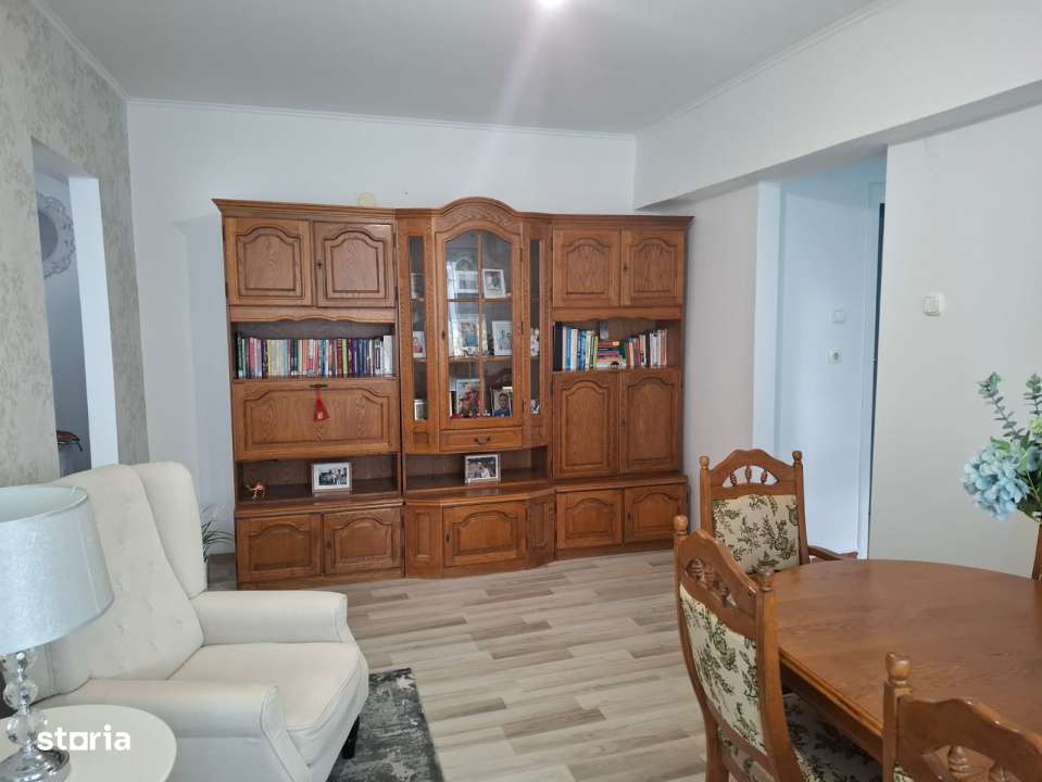 Apartament renovat recent 3 camere etaj 2 in Nadlac-2