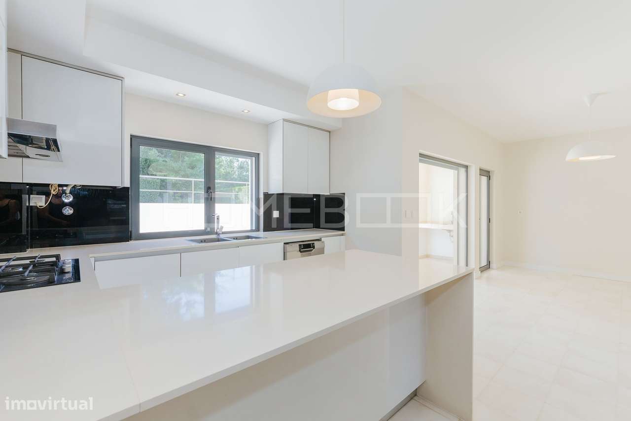 MORADIA T4+1 VÁRZEA DE SINTRA, 3 PISOS, GARAGEM e PISCINA-17