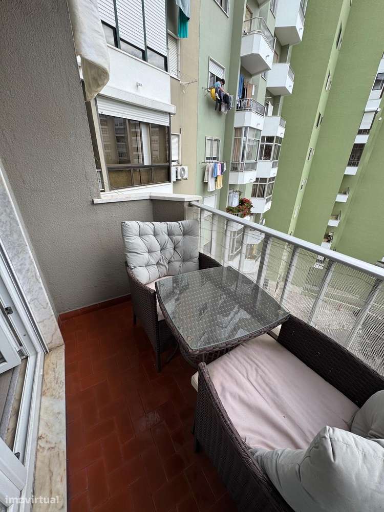 T1 + 1 com varanda,  e ar condicionado em Amadora - Grande imagem: 4/17