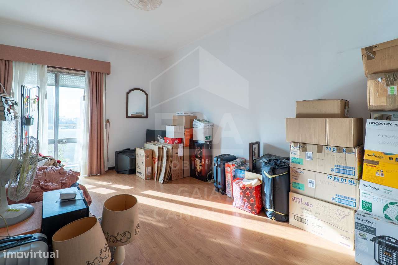 T4 na Rua 5 de Outubro-12