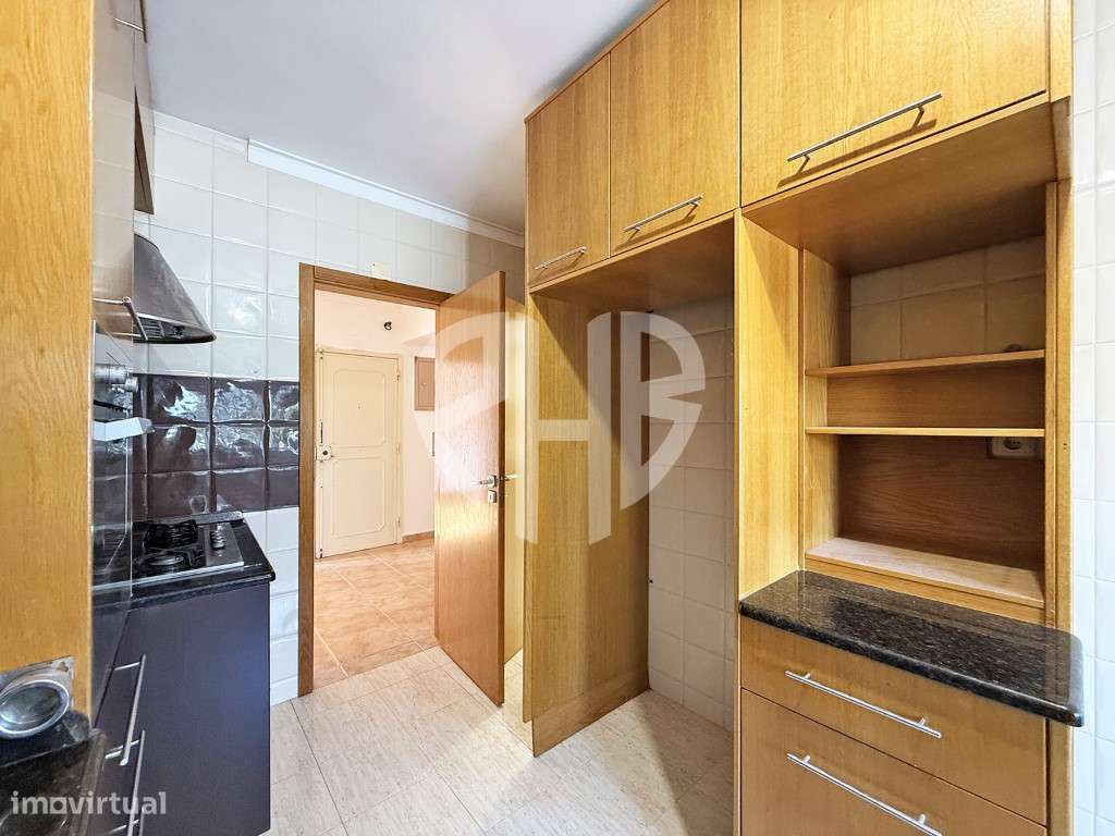Apartamento T3 com 127 m² | Arrecadação nas Águas Furtadas | Massamá-12