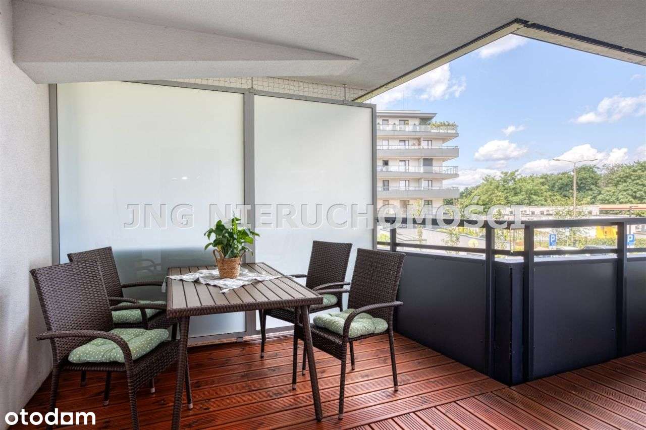 Poznań blisko Malty dwa miejsca postojowe-12