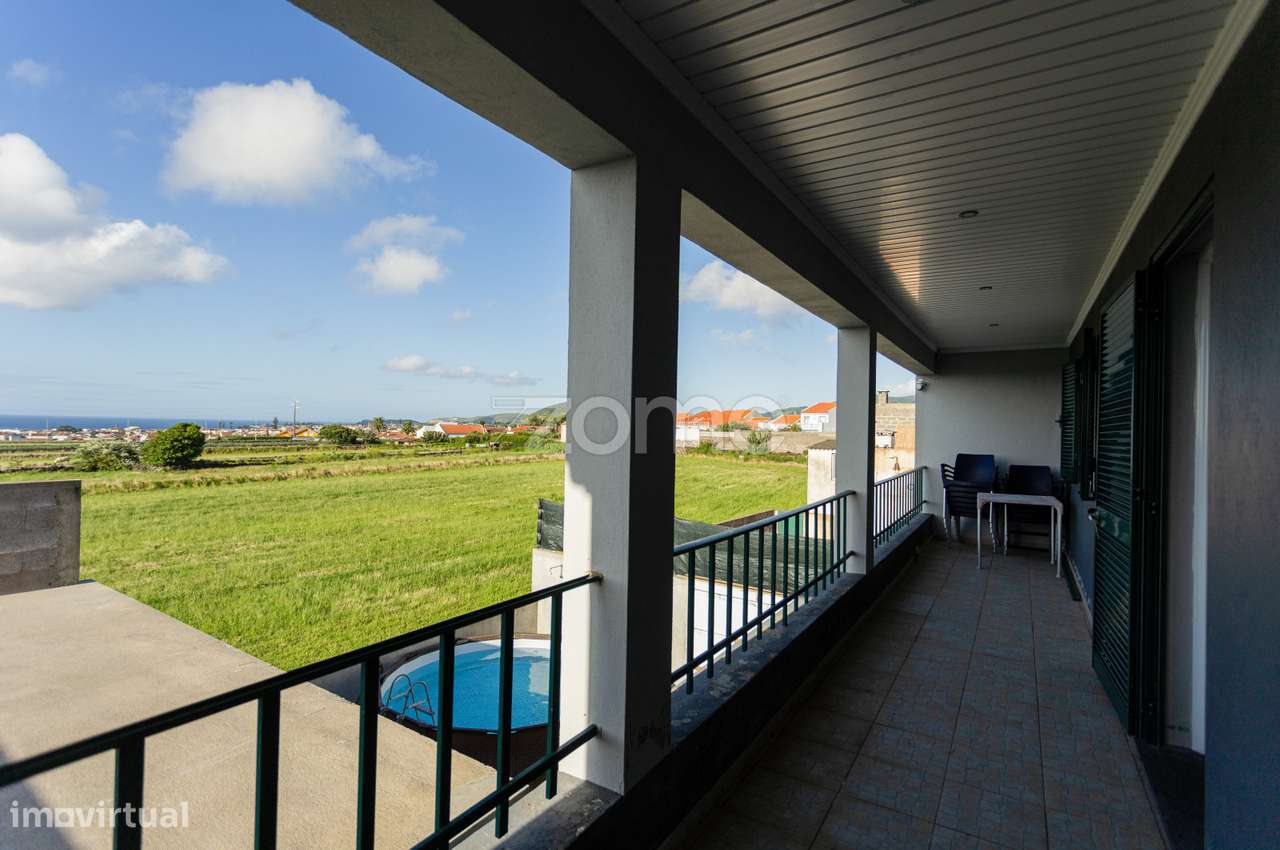 Moradia T6+1 com Terraço, Vista Mar e Ruína – Santa Bárbara-19