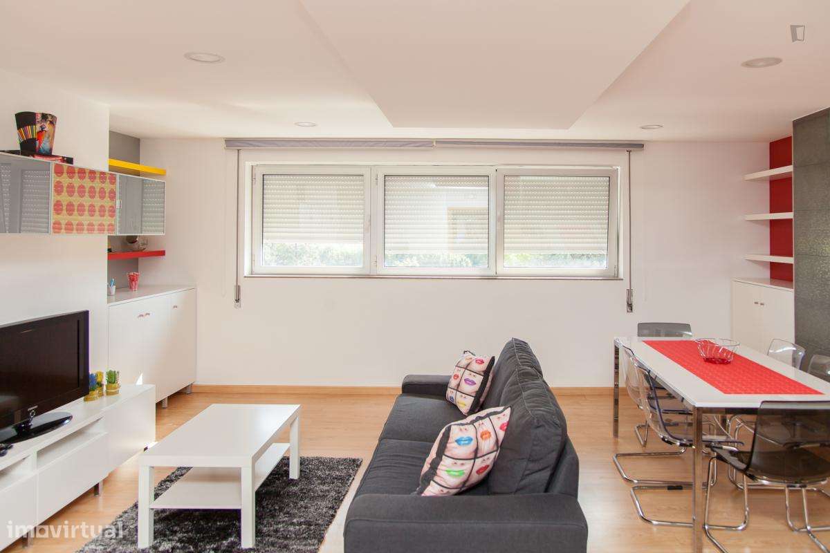 Quarto - localizado em Baixa Coimbra - Grande imagem: 3/38