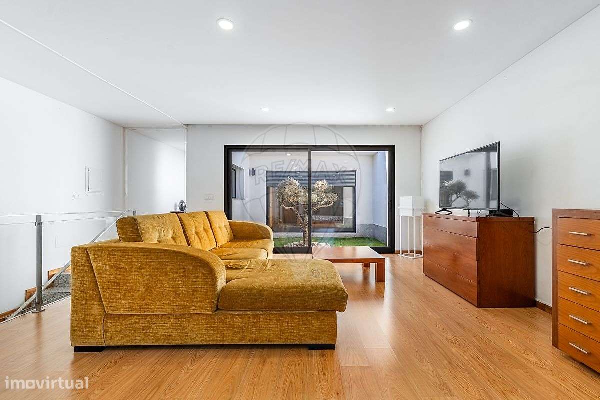 Moradia geminada T3 semi-nova em Vizela! - Grande imagem: 4/27