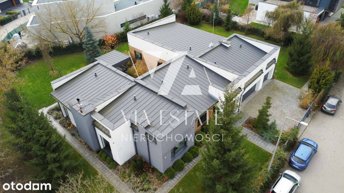 Parterowy nowoczesny dom w Konstancinie I 305m-14