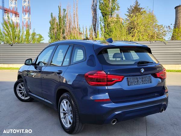 BMW X3 xDrive20d AT Luxury Line - 3