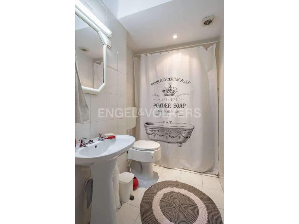 Moradia Isolada com Terreno de 1.300 m² em Alvalade-24