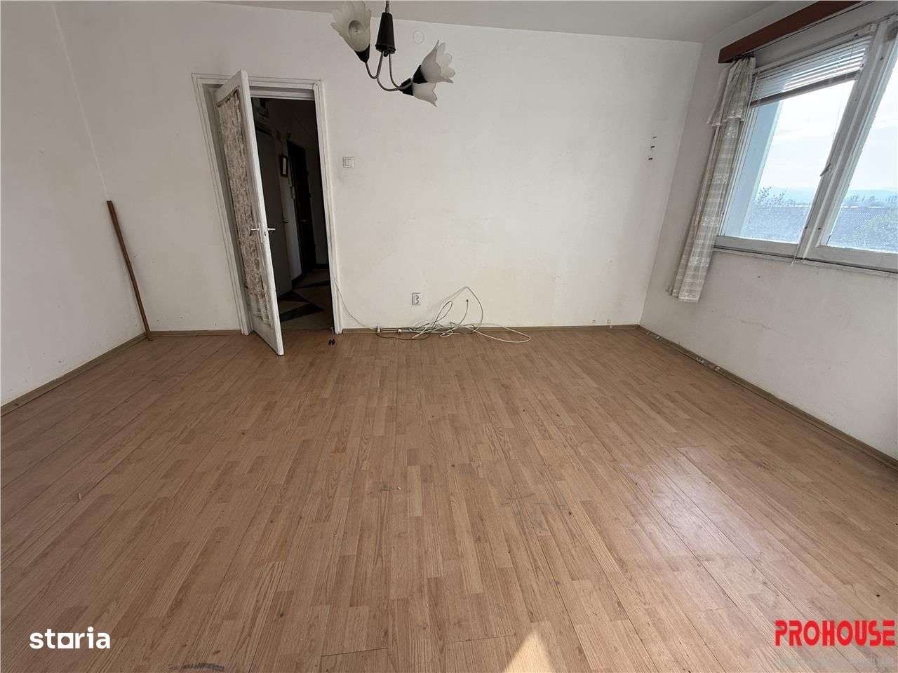 Aleea Parcului, 3 camere, etaj 3- de renovat!-4