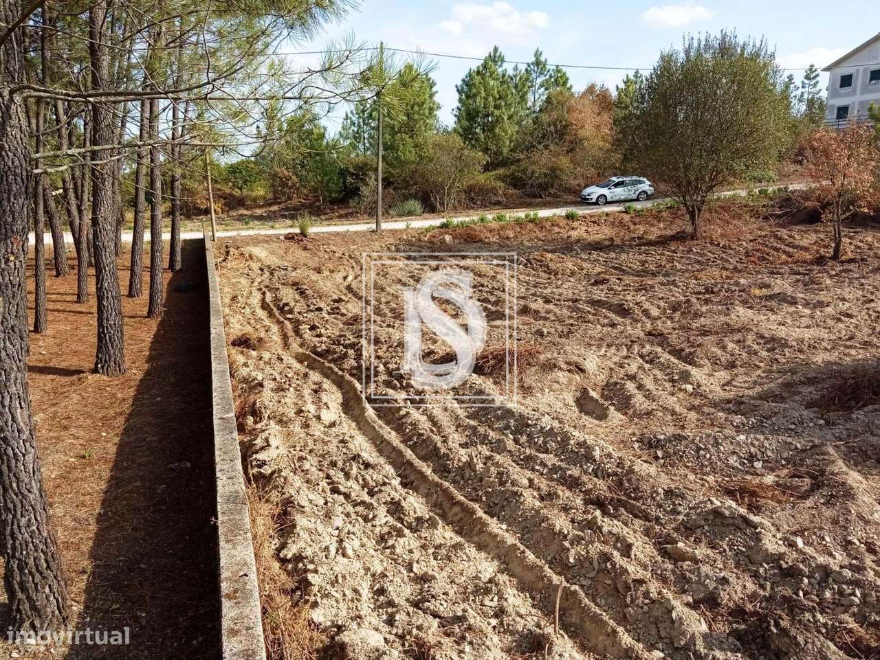 Terreno em UDF de Serra e Junceira-9