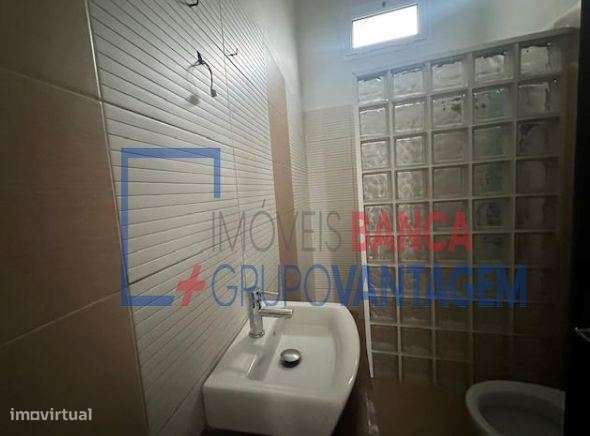 MORADIA T6 - CAMARA DE LOBOS - Grande imagem: 3/20