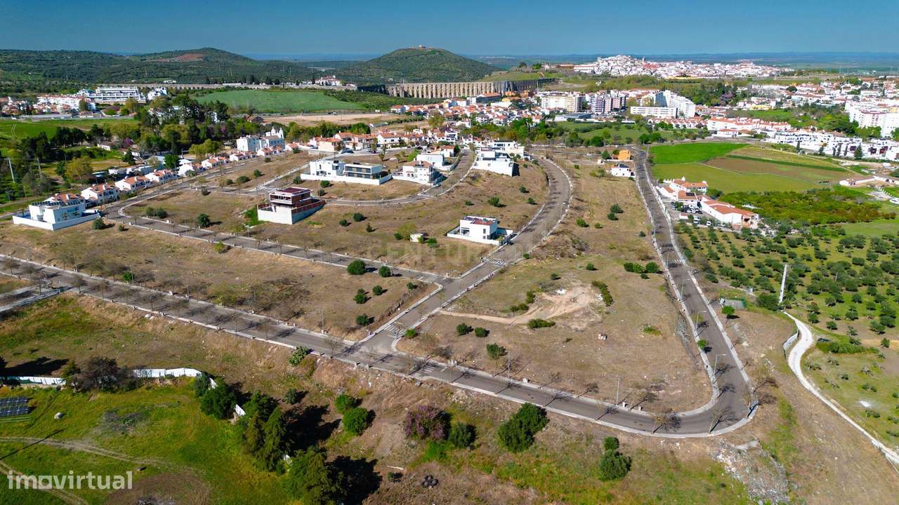 Lote 332m2 para construção de moradia isolada em zona nobre da cidade - Grande imagem: 2/6