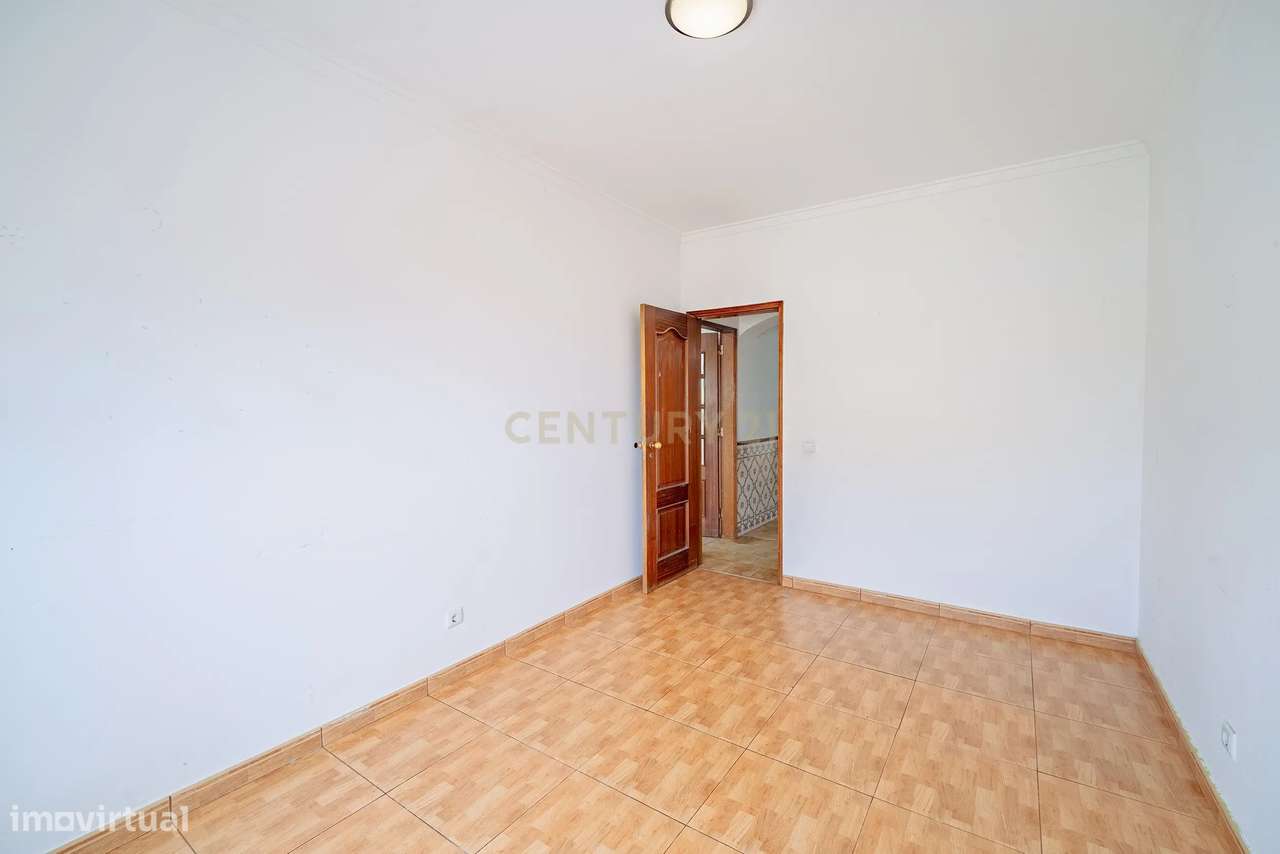 Apartamento T3 com Vista Rio Arrentela-5