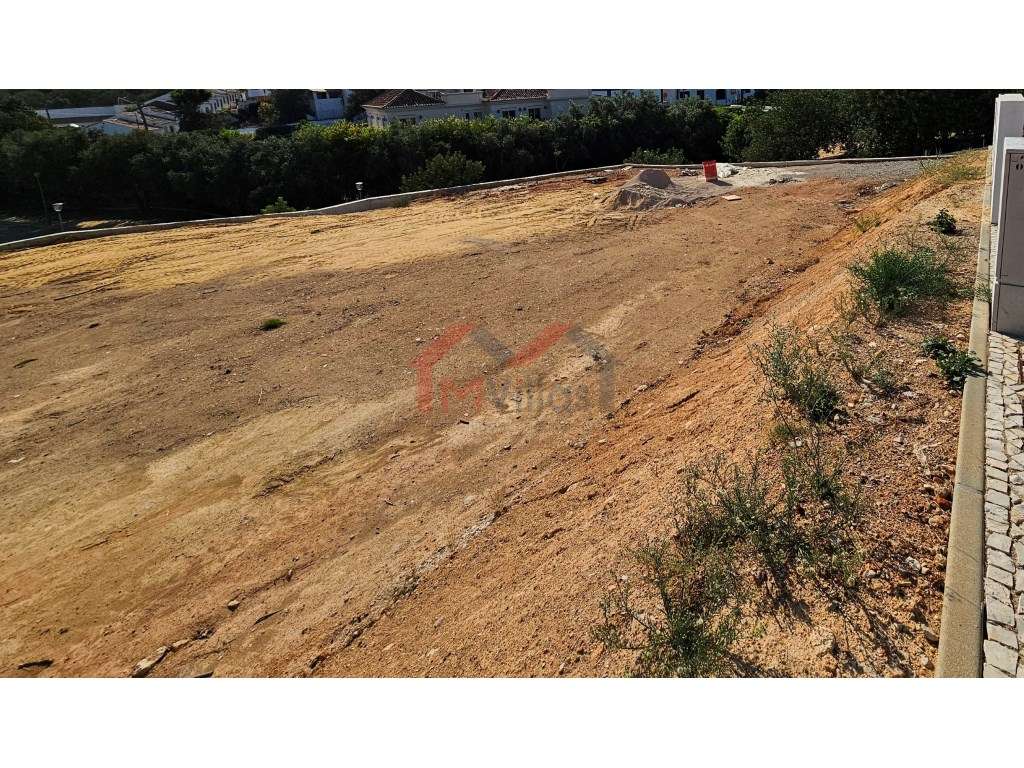 Terreno para construção de 6 apartamentos com garagem - Santa Bárba... - Grande imagem: 2/4